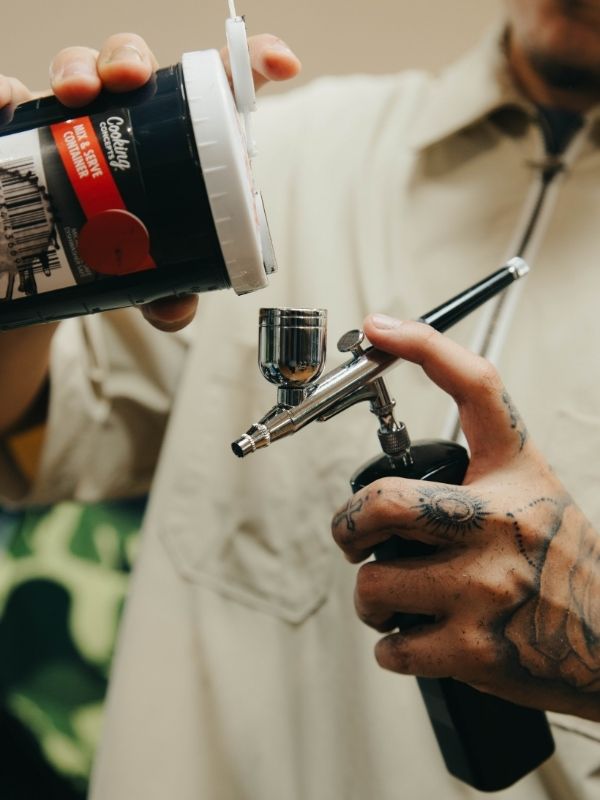 Inside Traditions Lincoln Park barbershop
