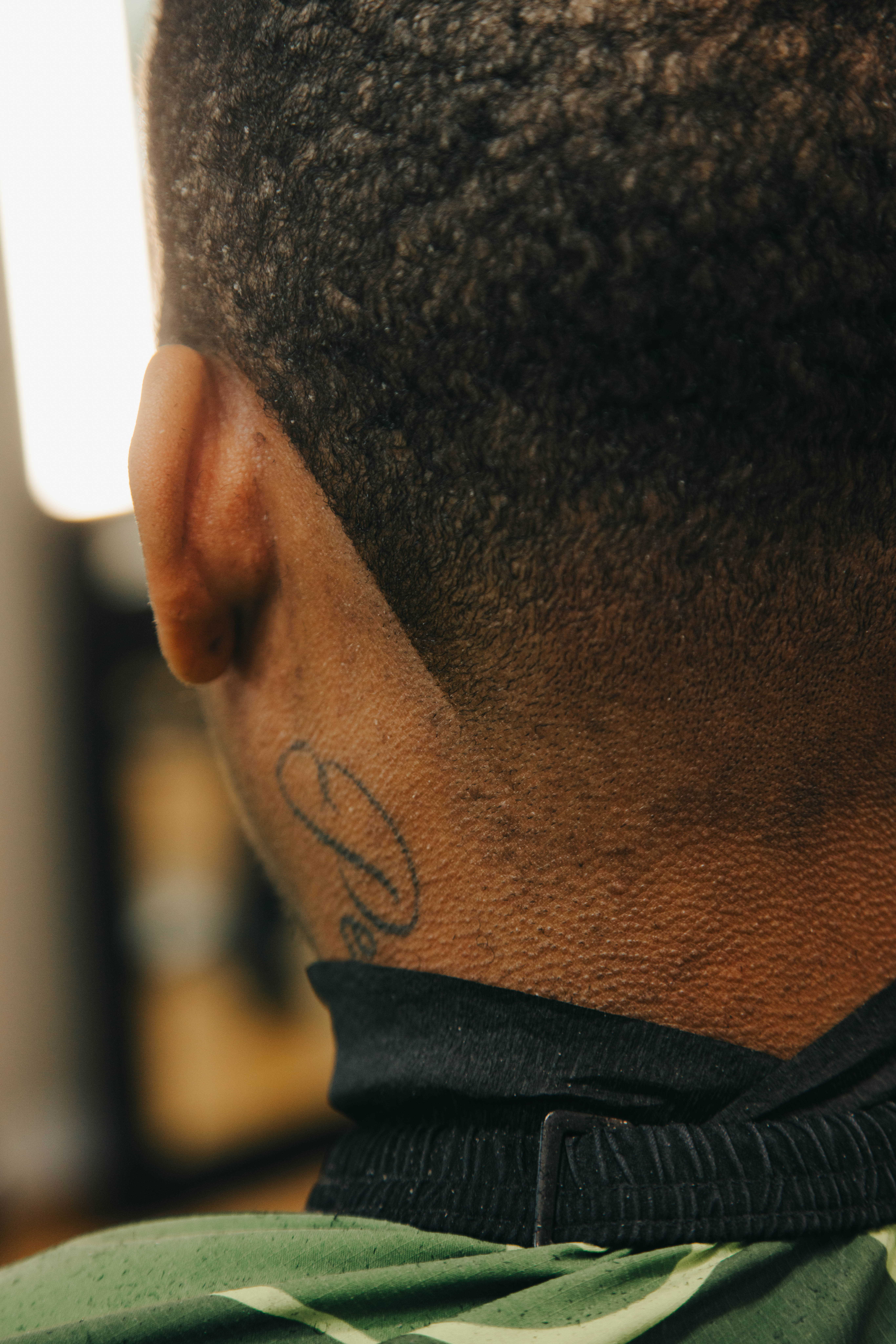 Low fade with textured top